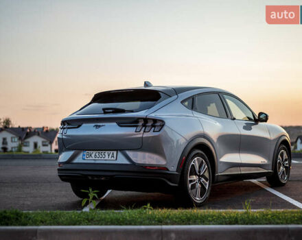 Серый Форд Mustang Mach-E, объемом двигателя 0 л и пробегом 42 тыс. км за 22602 $, фото 6 на Automoto.ua