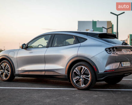 Серый Форд Mustang Mach-E, объемом двигателя 0 л и пробегом 42 тыс. км за 22602 $, фото 10 на Automoto.ua