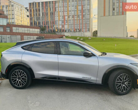 Серый Форд Mustang Mach-E, объемом двигателя 0 л и пробегом 89 тыс. км за 28900 $, фото 4 на Automoto.ua