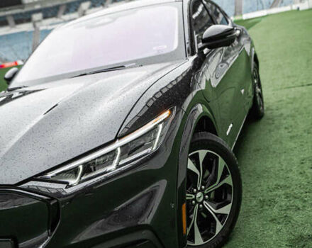 Серый Форд Mustang Mach-E, объемом двигателя 0 л и пробегом 23 тыс. км за 32900 $, фото 4 на Automoto.ua