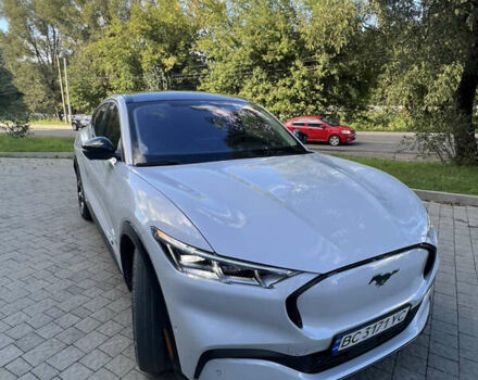 Серый Форд Mustang Mach-E, объемом двигателя 0 л и пробегом 38 тыс. км за 28000 $, фото 5 на Automoto.ua