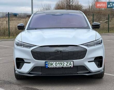 Сірий Форд Mustang Mach-E, об'ємом двигуна 0 л та пробігом 43 тис. км за 29999 $, фото 2 на Automoto.ua