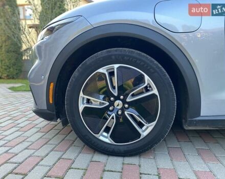 Серый Форд Mustang Mach-E, объемом двигателя 0 л и пробегом 44 тыс. км за 22700 $, фото 26 на Automoto.ua