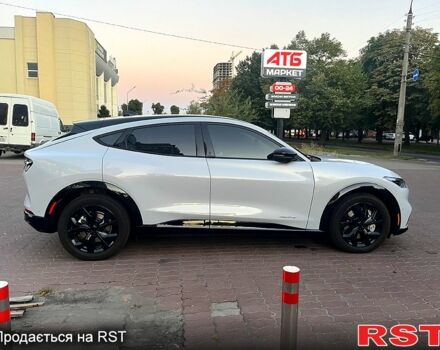 Серый Форд Mustang Mach-E, объемом двигателя 0 л и пробегом 76 тыс. км за 23500 $, фото 1 на Automoto.ua