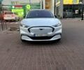 Серый Форд Mustang Mach-E, объемом двигателя 0 л и пробегом 76 тыс. км за 23500 $, фото 7 на Automoto.ua