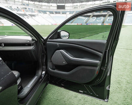 Серый Форд Mustang Mach-E, объемом двигателя 0 л и пробегом 23 тыс. км за 32900 $, фото 26 на Automoto.ua