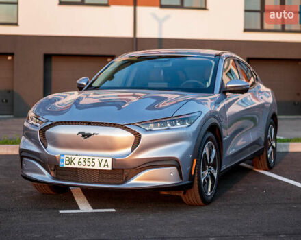 Серый Форд Mustang Mach-E, объемом двигателя 0 л и пробегом 42 тыс. км за 22602 $, фото 2 на Automoto.ua