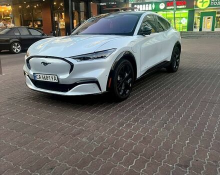 Серый Форд Mustang Mach-E, объемом двигателя 0 л и пробегом 76 тыс. км за 23500 $, фото 6 на Automoto.ua