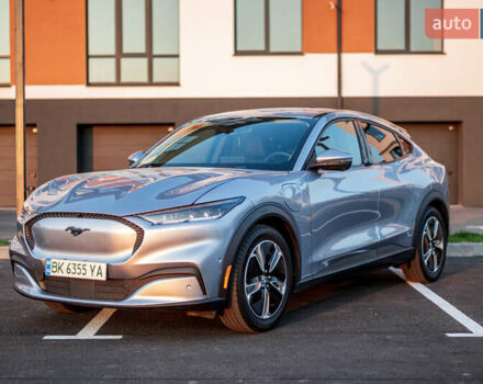 Серый Форд Mustang Mach-E, объемом двигателя 0 л и пробегом 42 тыс. км за 22602 $, фото 1 на Automoto.ua