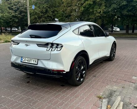 Серый Форд Mustang Mach-E, объемом двигателя 0 л и пробегом 76 тыс. км за 23500 $, фото 2 на Automoto.ua