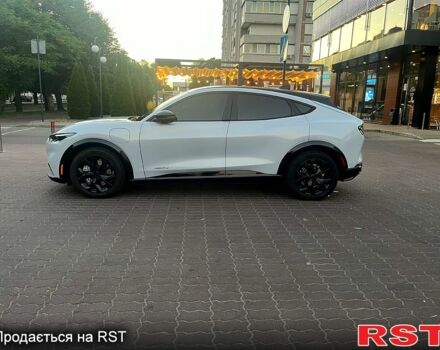 Серый Форд Mustang Mach-E, объемом двигателя 0 л и пробегом 76 тыс. км за 23500 $, фото 5 на Automoto.ua