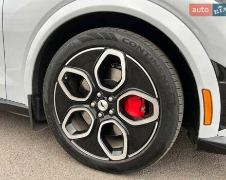 Сірий Форд Mustang Mach-E, об'ємом двигуна 0 л та пробігом 43 тис. км за 29999 $, фото 11 на Automoto.ua