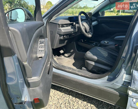 Серый Форд Mustang Mach-E, объемом двигателя 0 л и пробегом 25 тыс. км за 15900 $, фото 9 на Automoto.ua