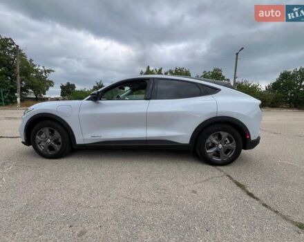 Серый Форд Mustang Mach-E, объемом двигателя 0 л и пробегом 6 тыс. км за 26500 $, фото 5 на Automoto.ua