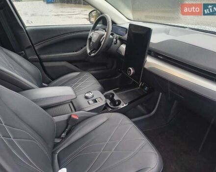 Серый Форд Mustang Mach-E, объемом двигателя 0 л и пробегом 16 тыс. км за 24100 $, фото 24 на Automoto.ua