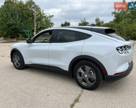 Серый Форд Mustang Mach-E, объемом двигателя 0 л и пробегом 6 тыс. км за 27999 $, фото 1 на Automoto.ua