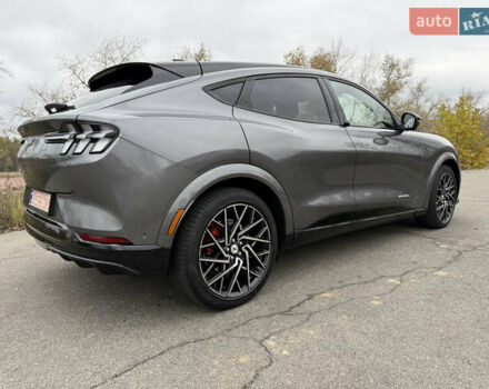 Серый Форд Mustang Mach-E, объемом двигателя 0 л и пробегом 30 тыс. км за 34300 $, фото 3 на Automoto.ua