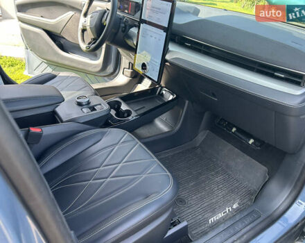 Серый Форд Mustang Mach-E, объемом двигателя 0 л и пробегом 25 тыс. км за 15900 $, фото 16 на Automoto.ua