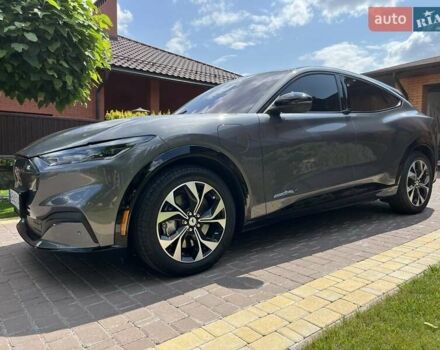 Серый Форд Mustang Mach-E, объемом двигателя 0 л и пробегом 28 тыс. км за 29999 $, фото 2 на Automoto.ua