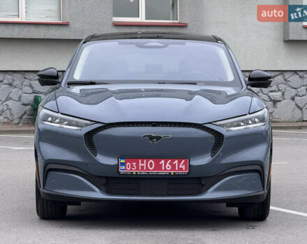 Серый Форд Mustang Mach-E, объемом двигателя 0 л и пробегом 15 тыс. км за 29999 $, фото 2 на Automoto.ua
