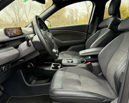 Серый Форд Mustang Mach-E, объемом двигателя 0 л и пробегом 30 тыс. км за 34300 $, фото 34 на Automoto.ua