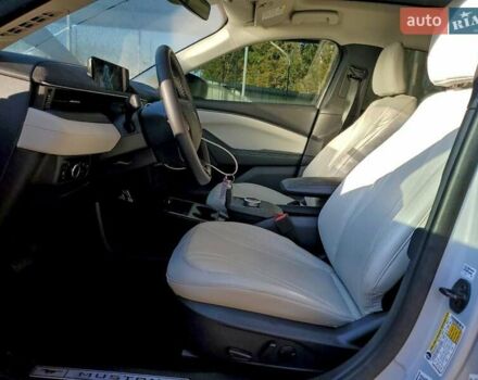 Серый Форд Mustang Mach-E, объемом двигателя 0 л и пробегом 18 тыс. км за 8000 $, фото 6 на Automoto.ua