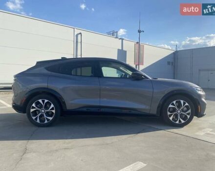 Серый Форд Mustang Mach-E, объемом двигателя 0 л и пробегом 12 тыс. км за 30200 $, фото 5 на Automoto.ua