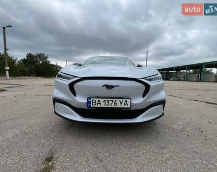 Серый Форд Mustang Mach-E, объемом двигателя 0 л и пробегом 6 тыс. км за 27999 $, фото 2 на Automoto.ua