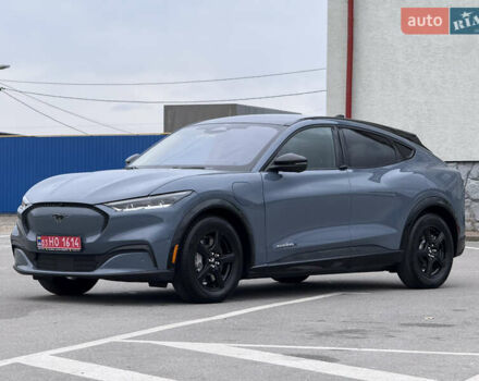 Серый Форд Mustang Mach-E, объемом двигателя 0 л и пробегом 15 тыс. км за 29999 $, фото 3 на Automoto.ua