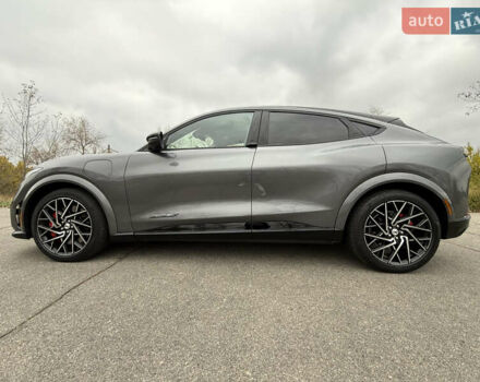 Серый Форд Mustang Mach-E, объемом двигателя 0 л и пробегом 30 тыс. км за 34300 $, фото 6 на Automoto.ua