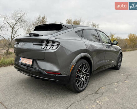 Серый Форд Mustang Mach-E, объемом двигателя 0 л и пробегом 30 тыс. км за 34300 $, фото 2 на Automoto.ua