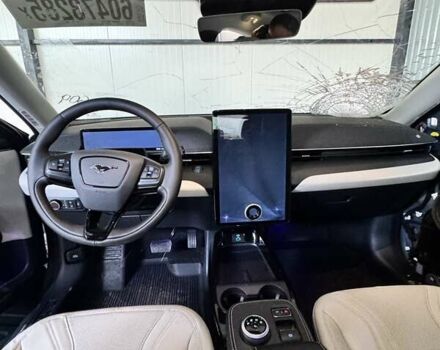 Серый Форд Mustang Mach-E, объемом двигателя 0 л и пробегом 8 тыс. км за 17000 $, фото 4 на Automoto.ua