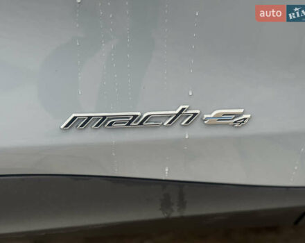 Серый Форд Mustang Mach-E, объемом двигателя 0 л и пробегом 5 тыс. км за 30000 $, фото 4 на Automoto.ua