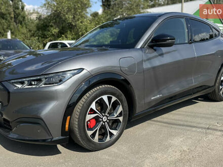 Серый Форд Mustang Mach-E, объемом двигателя 0 л и пробегом 70 тыс. км за 26500 $, фото 1 на Automoto.ua