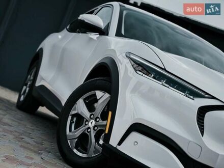 Серый Форд Mustang Mach-E, объемом двигателя 0 л и пробегом 38 тыс. км за 22500 $, фото 1 на Automoto.ua