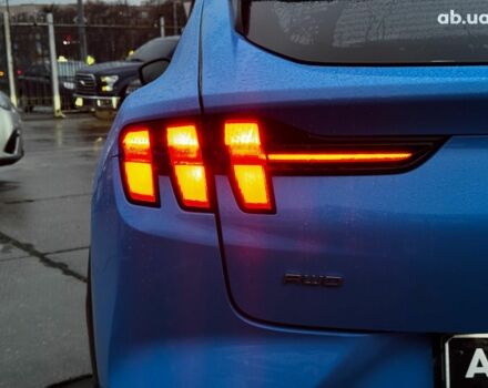 Синий Форд Mustang Mach-E, объемом двигателя 0 л и пробегом 15 тыс. км за 31890 $, фото 5 на Automoto.ua