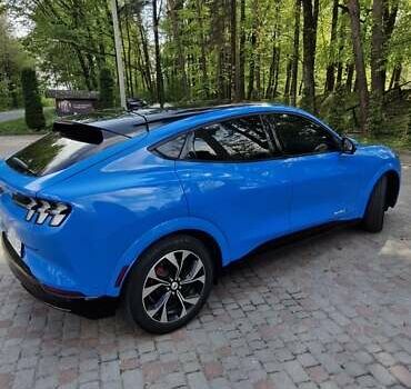 Синий Форд Mustang Mach-E, объемом двигателя 0 л и пробегом 69 тыс. км за 27300 $, фото 7 на Automoto.ua