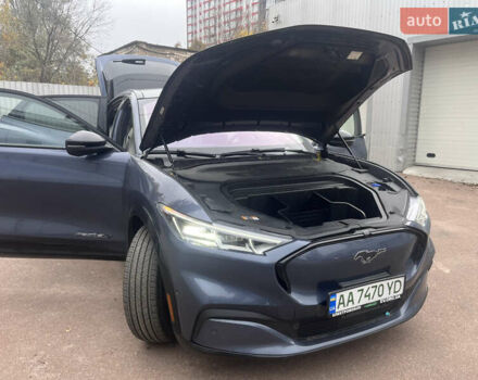 Синий Форд Mustang Mach-E, объемом двигателя 0 л и пробегом 50 тыс. км за 31500 $, фото 21 на Automoto.ua