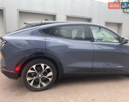 Синий Форд Mustang Mach-E, объемом двигателя 0 л и пробегом 50 тыс. км за 31500 $, фото 12 на Automoto.ua