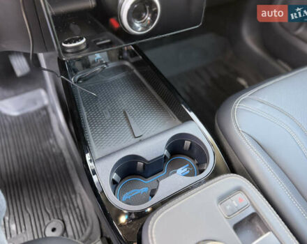 Синий Форд Mustang Mach-E, объемом двигателя 0 л и пробегом 30 тыс. км за 28500 $, фото 41 на Automoto.ua