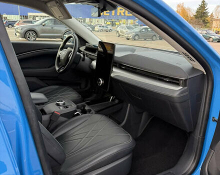 Синий Форд Mustang Mach-E, объемом двигателя 0 л и пробегом 27 тыс. км за 24900 $, фото 20 на Automoto.ua
