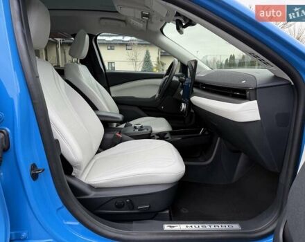 Синий Форд Mustang Mach-E, объемом двигателя 0 л и пробегом 37 тыс. км за 25200 $, фото 98 на Automoto.ua