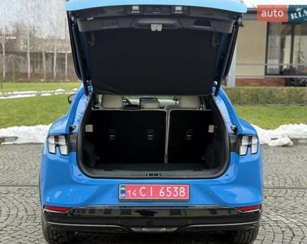 Синий Форд Mustang Mach-E, объемом двигателя 0 л и пробегом 37 тыс. км за 25200 $, фото 58 на Automoto.ua