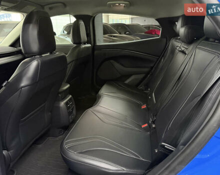 Синий Форд Mustang Mach-E, объемом двигателя 0 л и пробегом 12 тыс. км за 29500 $, фото 20 на Automoto.ua