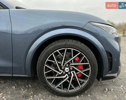 Синий Форд Mustang Mach-E, объемом двигателя 0 л и пробегом 8 тыс. км за 34950 $, фото 11 на Automoto.ua