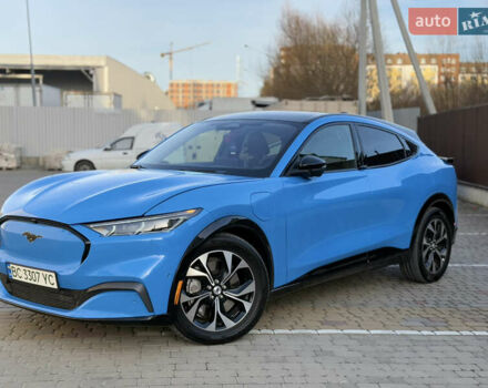 Синий Форд Mustang Mach-E, объемом двигателя 0 л и пробегом 30 тыс. км за 28500 $, фото 2 на Automoto.ua