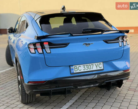 Синий Форд Mustang Mach-E, объемом двигателя 0 л и пробегом 30 тыс. км за 28500 $, фото 4 на Automoto.ua