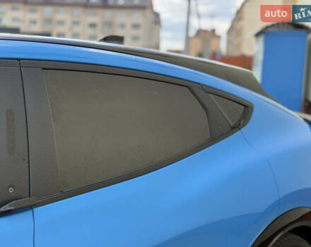 Синий Форд Mustang Mach-E, объемом двигателя 0 л и пробегом 30 тыс. км за 28500 $, фото 30 на Automoto.ua