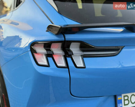 Синий Форд Mustang Mach-E, объемом двигателя 0 л и пробегом 30 тыс. км за 28500 $, фото 5 на Automoto.ua