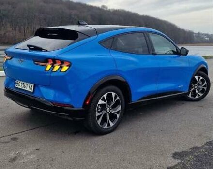 Синий Форд Mustang Mach-E, объемом двигателя 0 л и пробегом 23 тыс. км за 42450 $, фото 5 на Automoto.ua